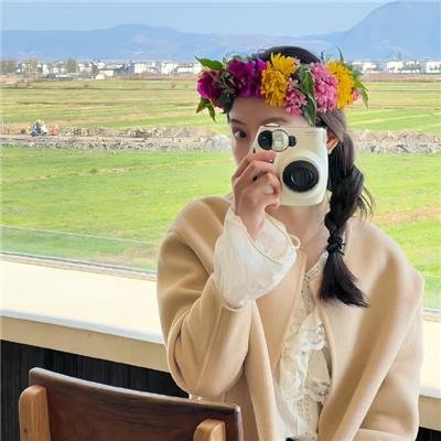带剑女孩
